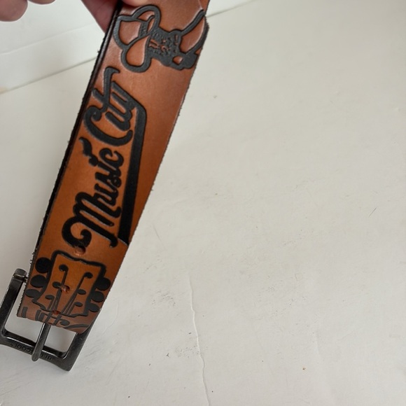 Brown leather Music City Nashville TN belt silver buckle boots cowboy guitar - Picture 9 of 15